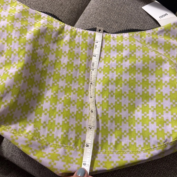 NWT Baggu Medium Nylon Crescent Bag in Pink Pistachio Pixel Gingham - Picture 8 of 9